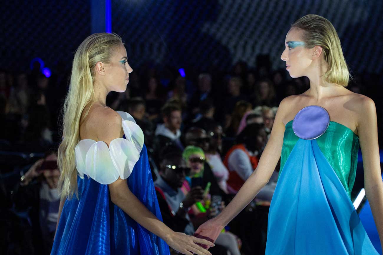 Le principesse Maria Carolina e Maria Chiara sfilano per Pierre Cardin alla settimana della moda di Parigi Le principesse Maria Carolina e Maria Chiara sfilano per Pierre Cardin alla settimana della moda di Parigi